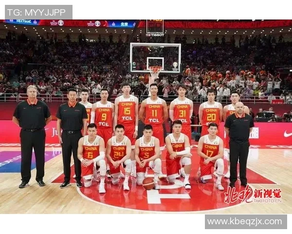 武汉篮球队与重庆篮球队赛后复盘分析两队状态及表现对比